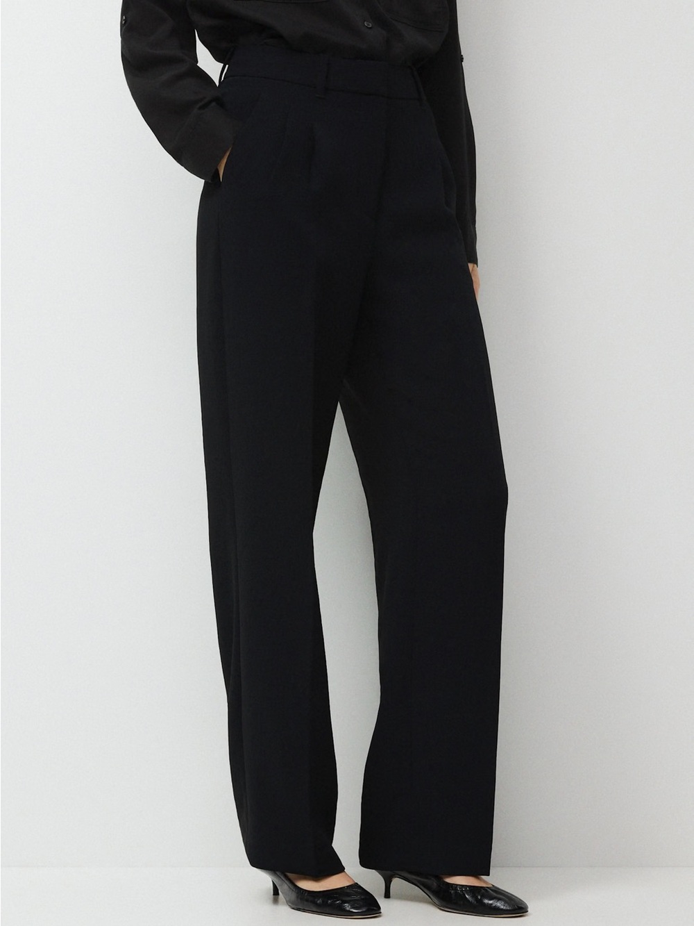 Aritzia | Effortless Pant | Crepette | Black | Sz 10